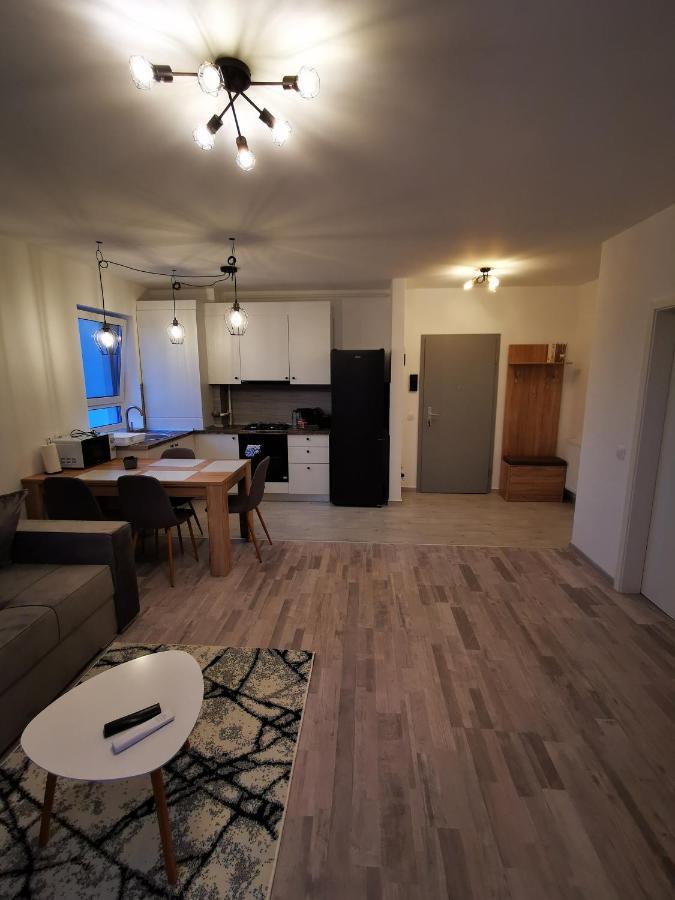 Teo Apartment Braşov Extérieur photo